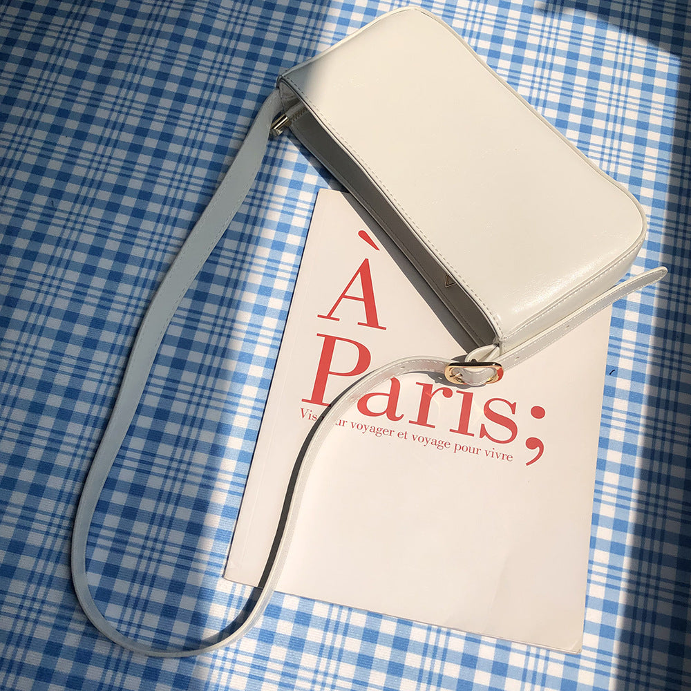 Simple underarm bag
