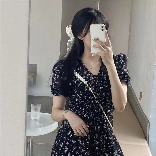 line Dress Thats Below-the-knee And Slimming