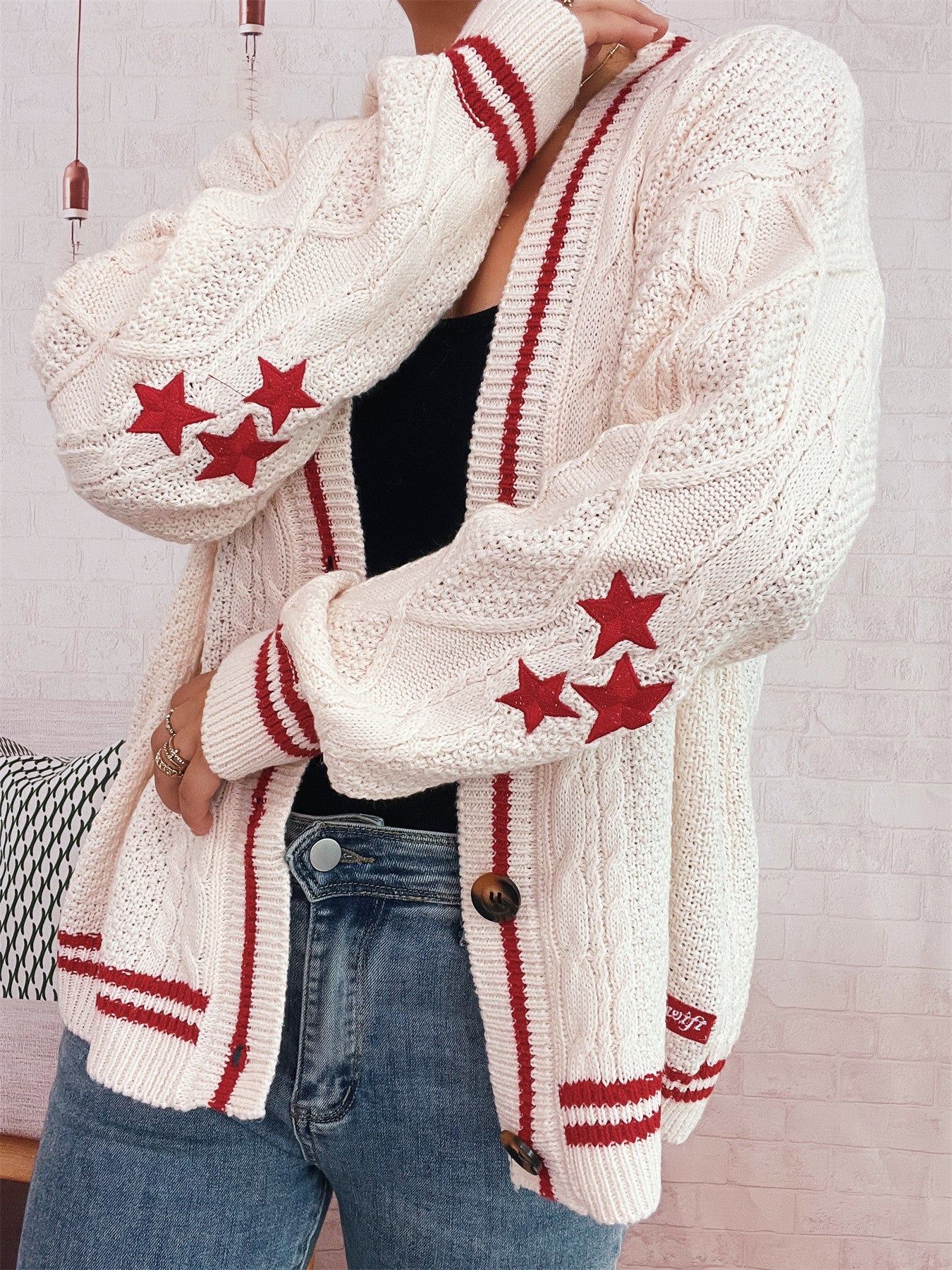 Street Arm Embroidery Knitted Coat V-collar Contrast Color Sweater