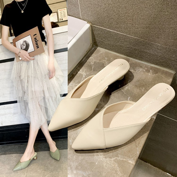 Ladies pointed wine glass and slippers