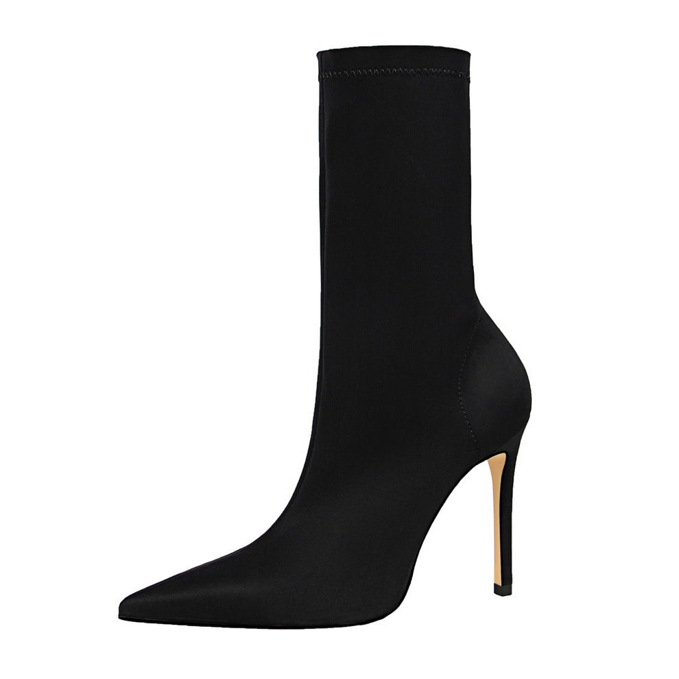 Pointed thick heeled Martin boots