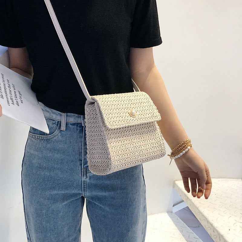 One shoulder straw bag