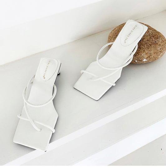 Outdoor slippers with square head