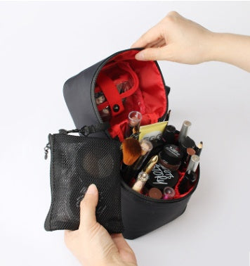 Three-dimensional waterproof portable cosmetic bag