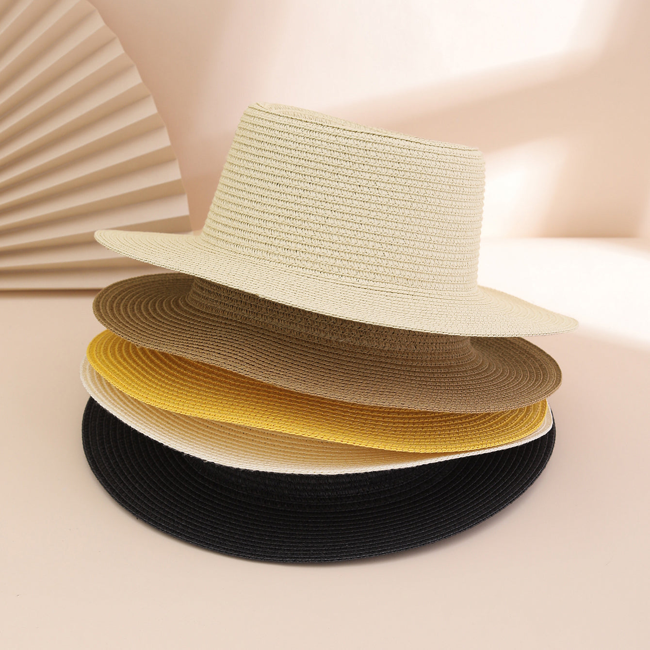 Stylish And Versatile Sun Hat For Ladies, Featuring A Solid Color Broad Brim And Foldable Concave Top. Perfect For Outdoor Travel, Beach Vacations.