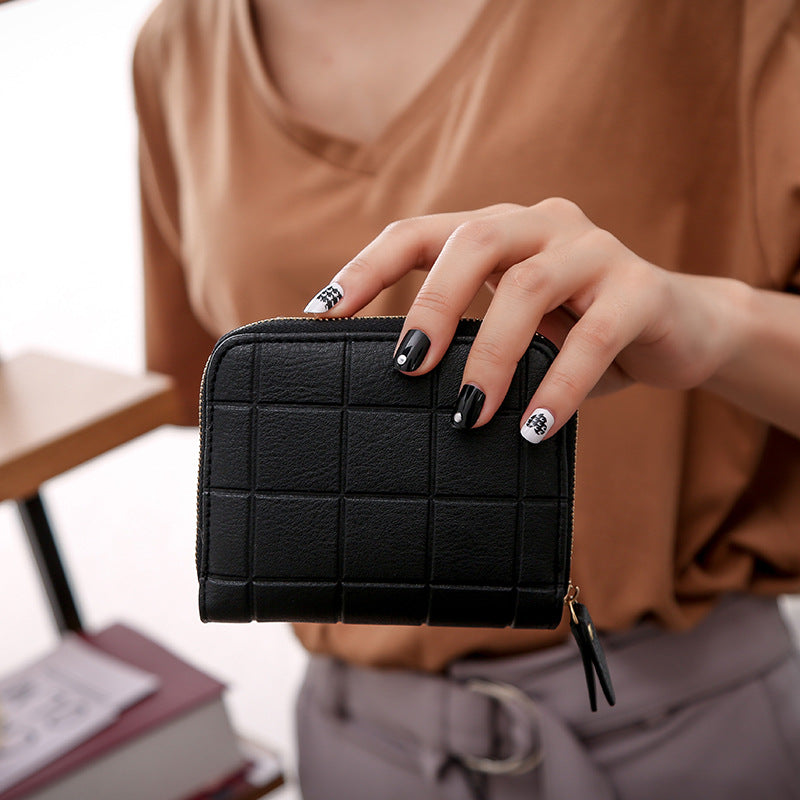 Lingge embossed coin purse
