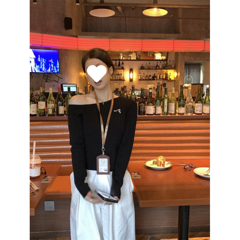 Ny koreansk stil sød-og-cool søster broderet off-shoulder langærmet striktrøje