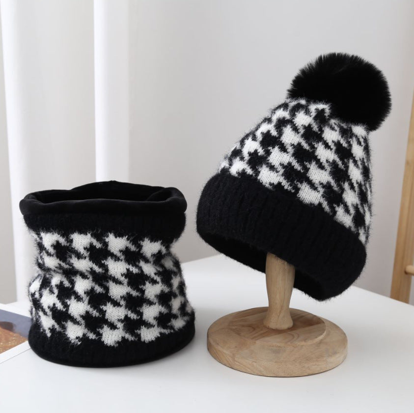 Modefleece todelt strikhue til damer