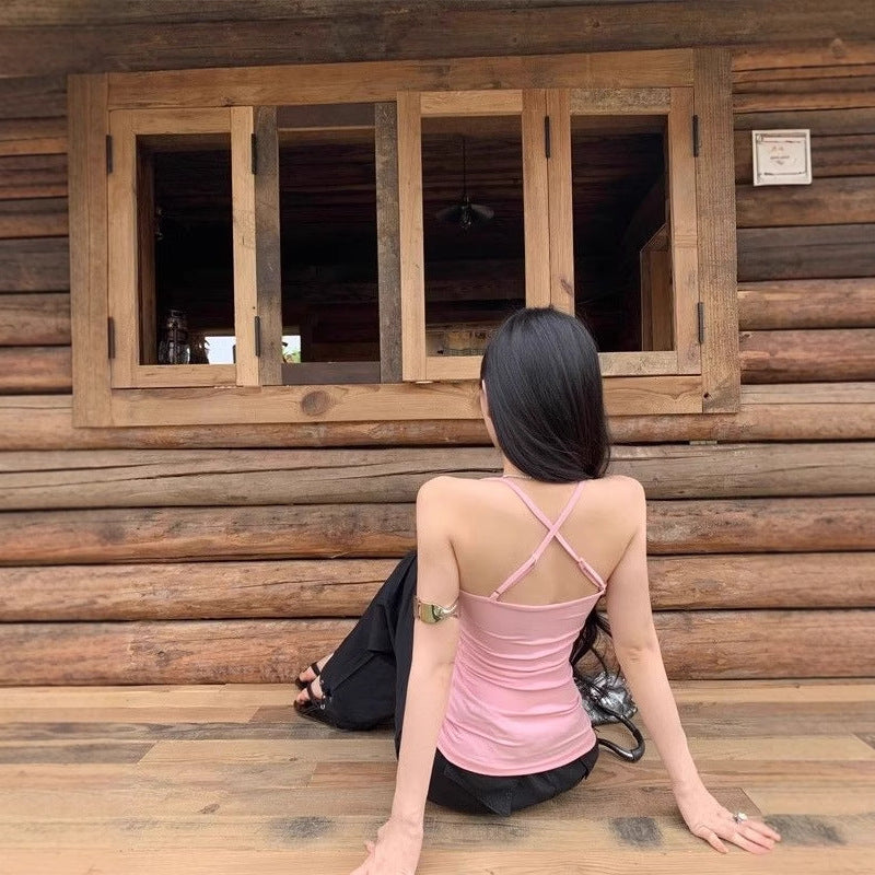 A Stylish Top For Both Inner And Outer Wear That Enhances Your Back