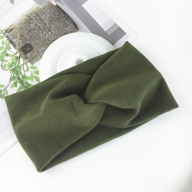 Wide side stretch knitted headband