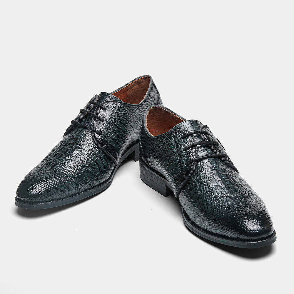 Men's vintage leather shoes with pattern