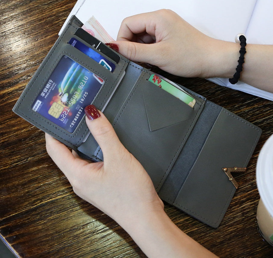Retro short wallet