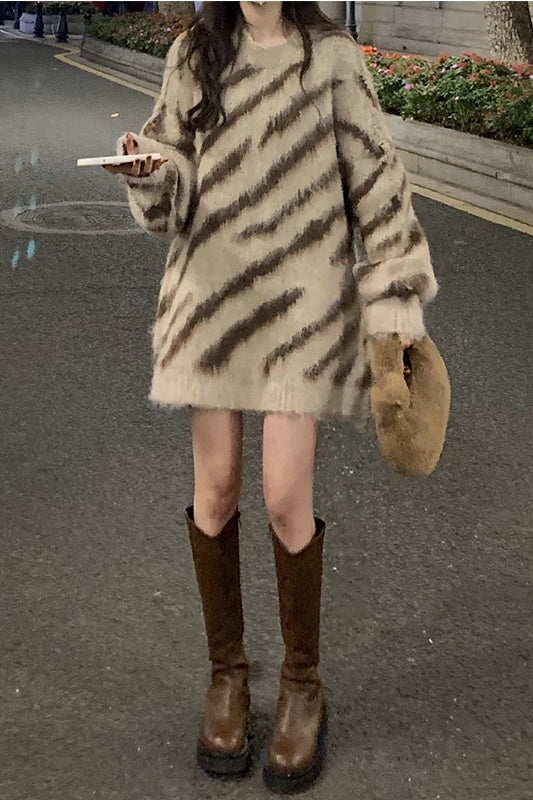 Løs Pullover Striktrøje med Zebraprint Rund Hals Niche til Kvinder
