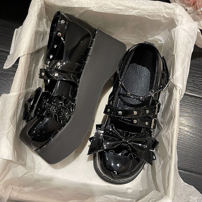 Women's Bow Chain Rivet British Style Small Leather Shoes
