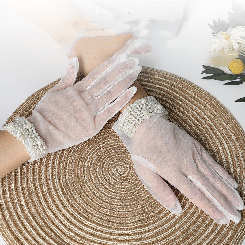 Short Yarn Cuff Beaded Gloves