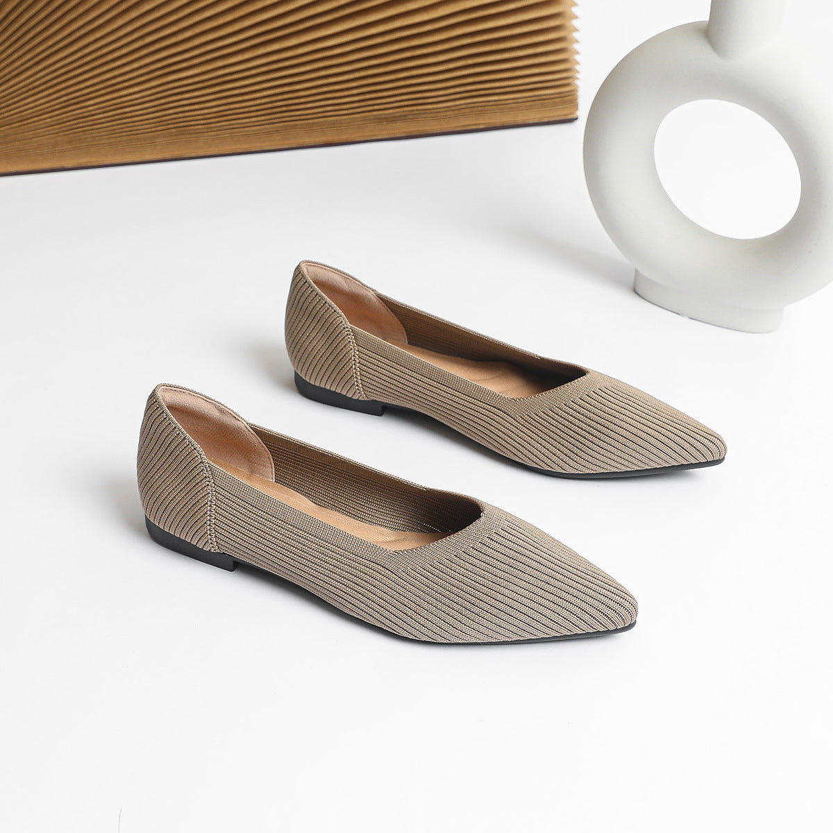 Knit Breathable Shallow Mouth Pointed Flat Bottom Pumps