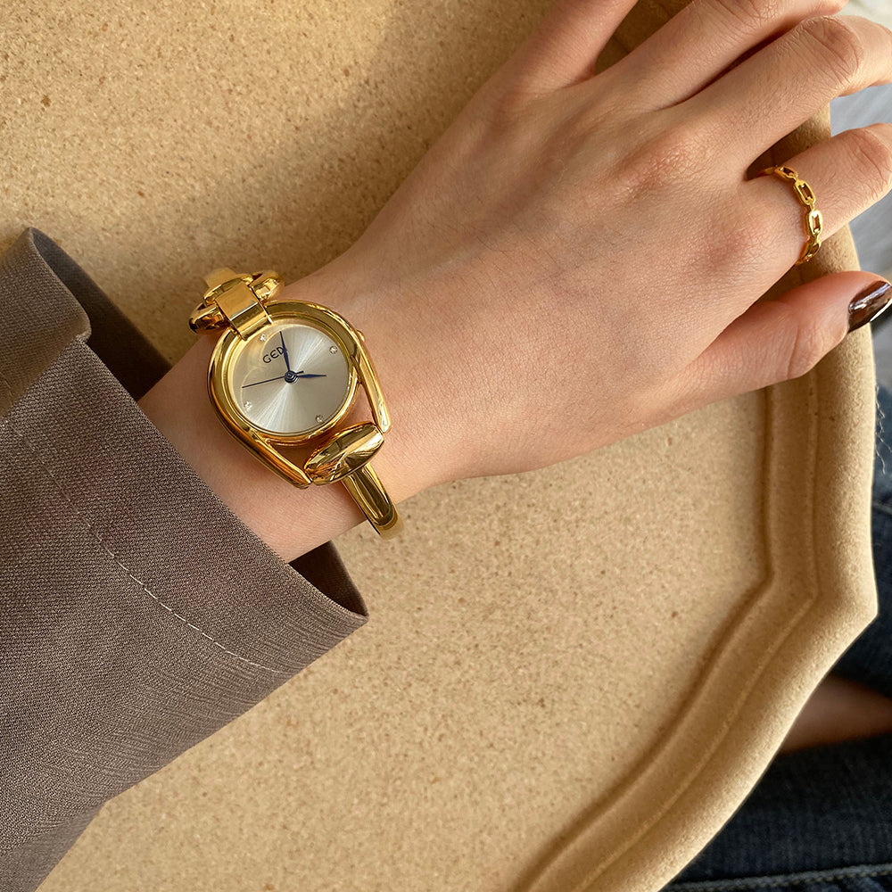 Metal chain quartz watch
