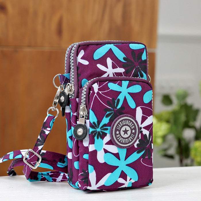 Mini wrist cloth hanging bag