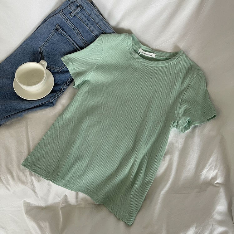 Ensfarvet kortærmet T-shirt til kvinder, slim-fit crop-top