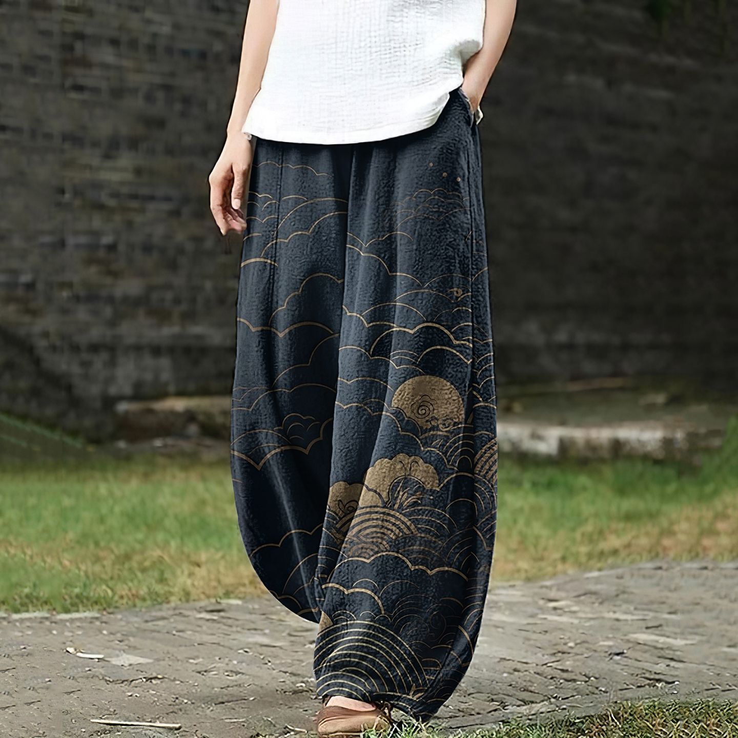 Versatile Relaxed Street-style Bloomers