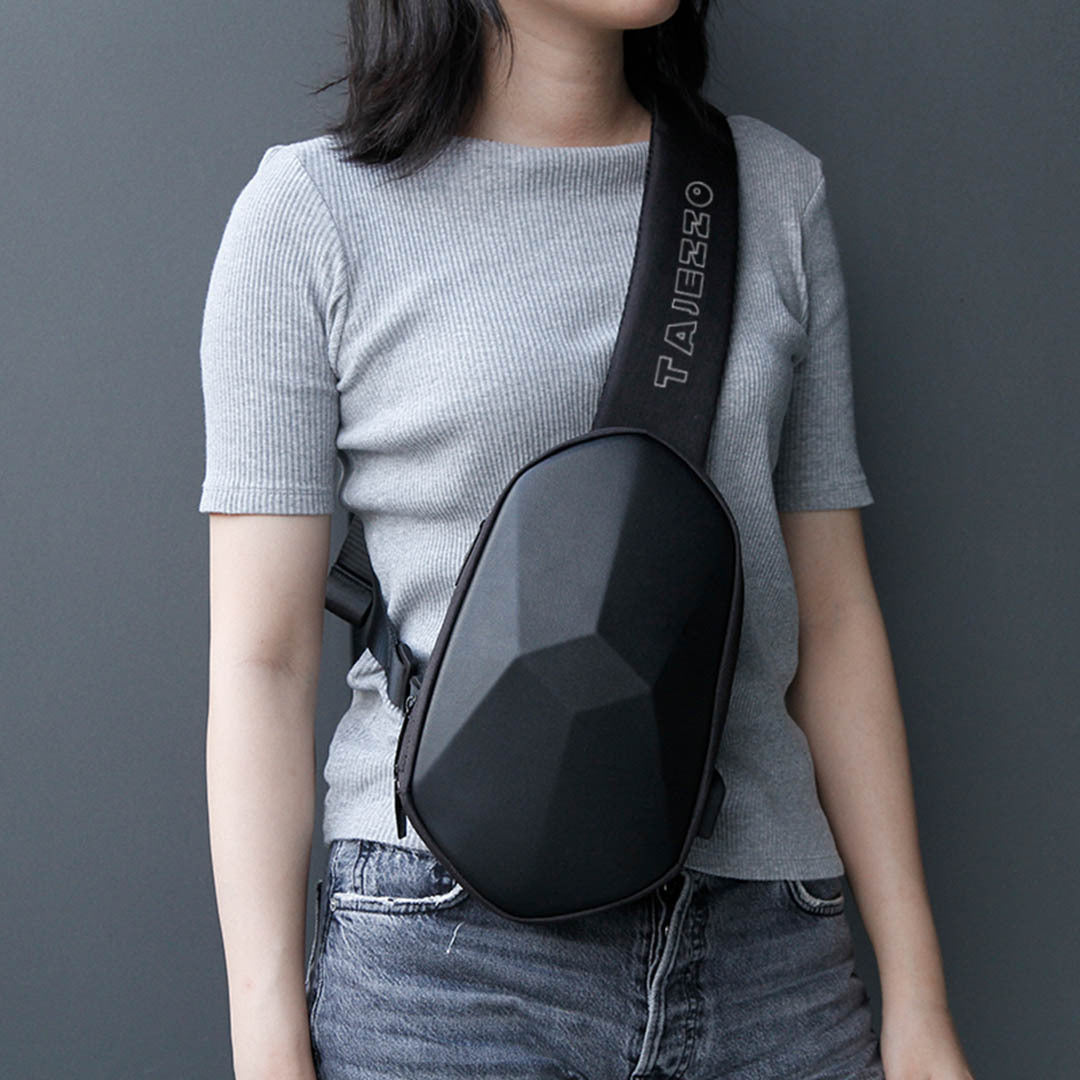 Polyhedron chest pack