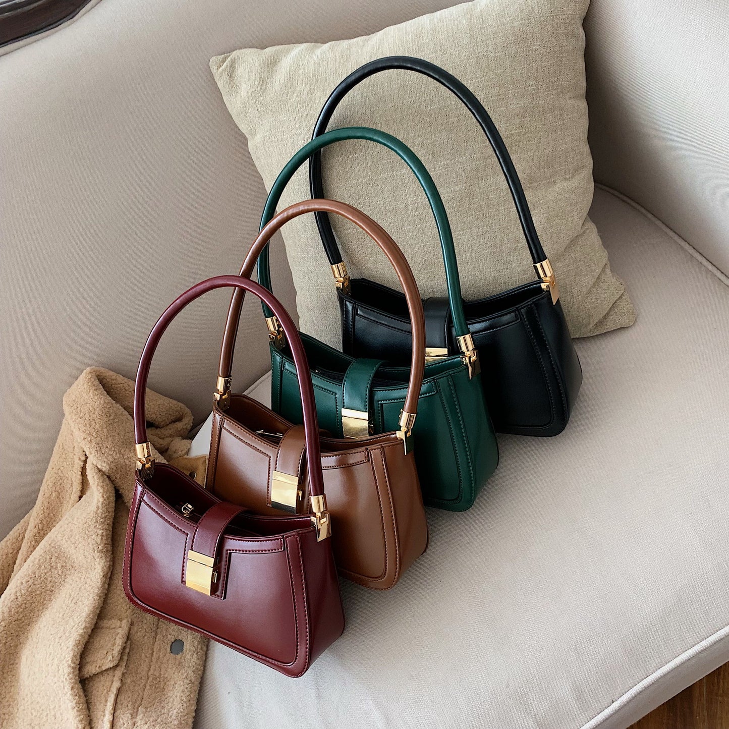 Solid color one shoulder diagonal bag