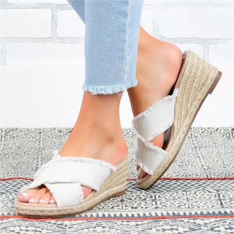 Espadrille-sandaler med kilehæl og krydsrem til damer