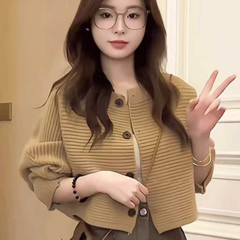 Early Autumn Women's Classic Style Short Knitted Cardigan Jacket