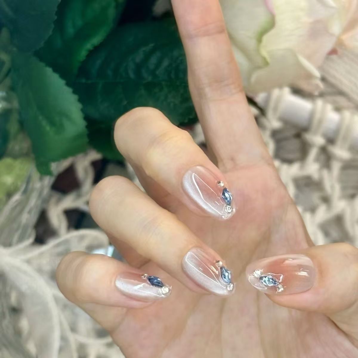 Cat Eye Flash Nail Art Elegant And Fair