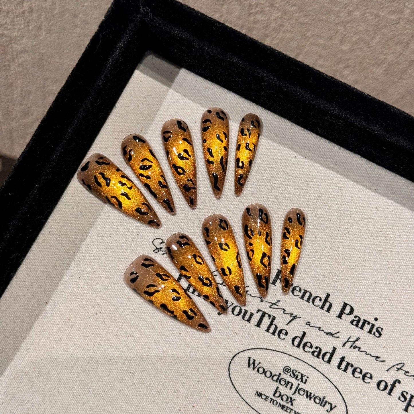 Tiger Pattern Cat Eye Personality Leopard Print White Pure Handmade Wear Armor