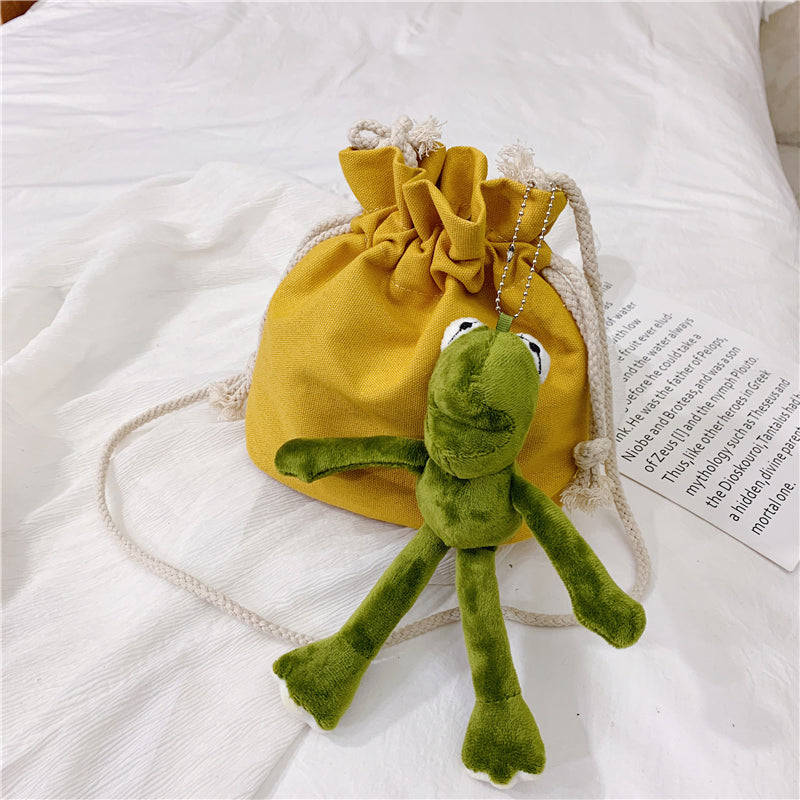 Female cartoon doll bucket bag