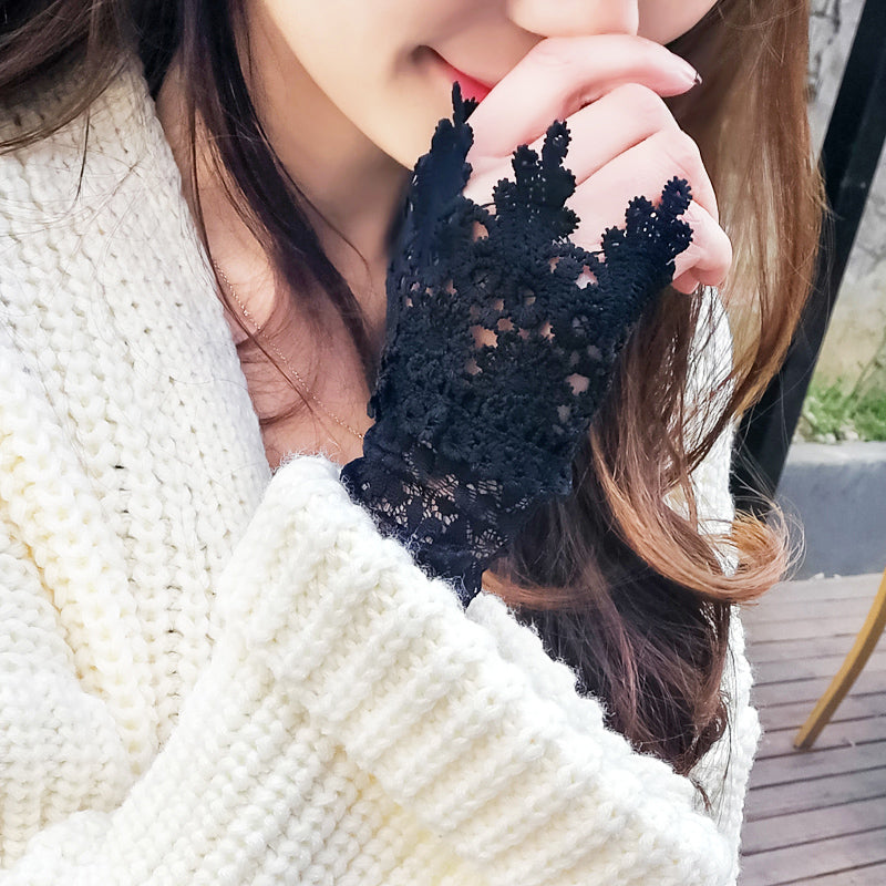 Lace hollow sleeves
