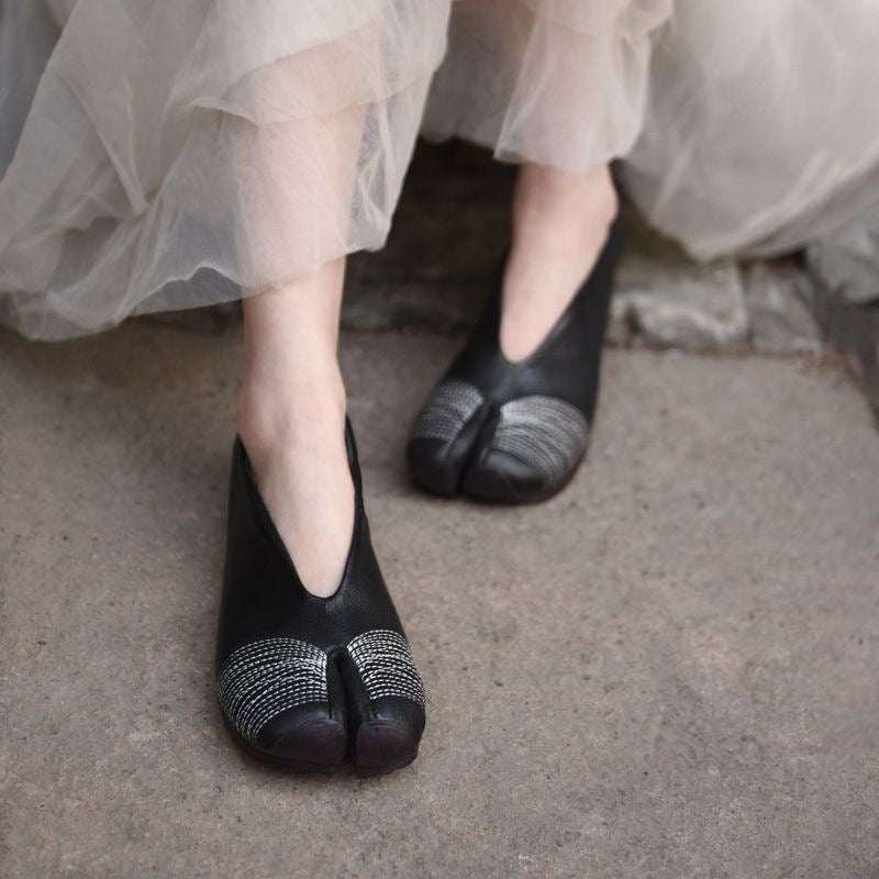 Split Toe Lazy Horseshoe Flat Pumps