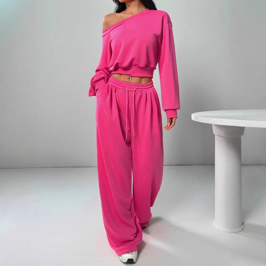 Figursyet off-shoulder croptop med afslappede bukser sæt