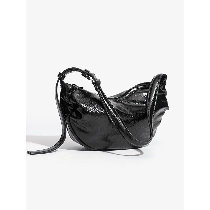 Fashionable And Trendy Black Pleated Shoulder Bag In Rock-and-roll Style