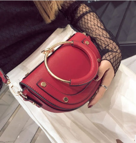 2007 New Ring Handbag Fashion 100 Rivet Saddle Bag Tang Yan Same Shoulder Skew Bag Tide
