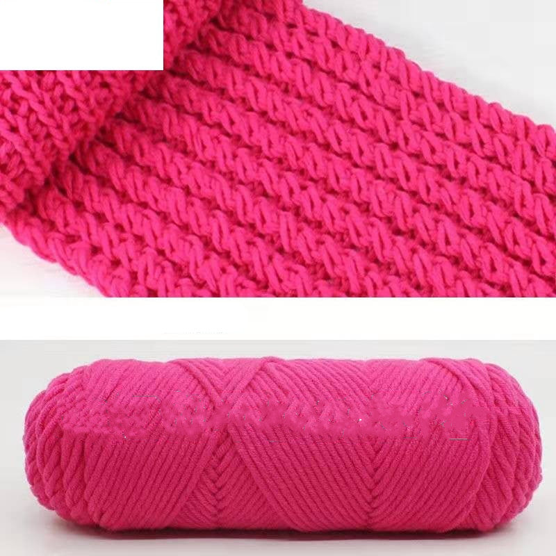Hand-knitted scarf line