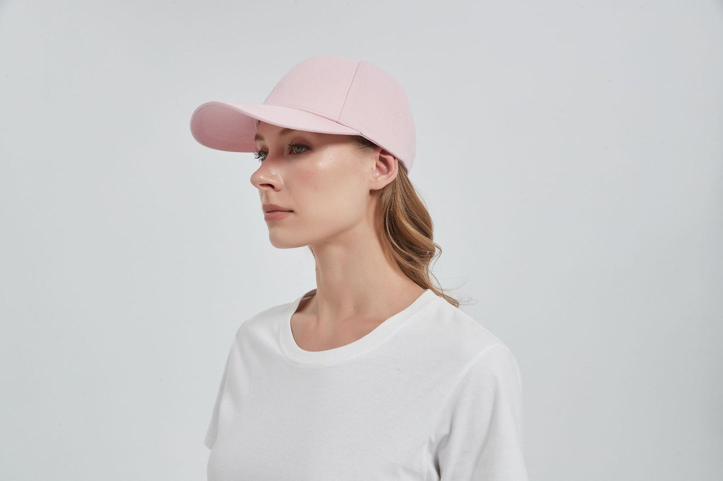 Baseball Cap With A Cotton-silver-fiber Fabric Lining For Electromagnetic Wave Shielding