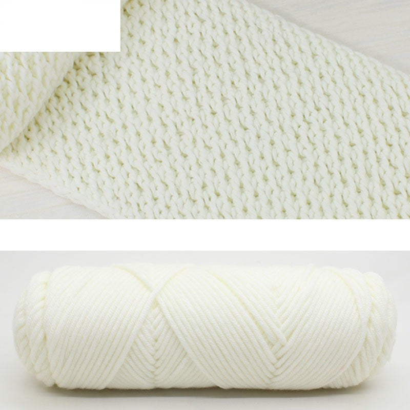 Hand-knitted scarf line