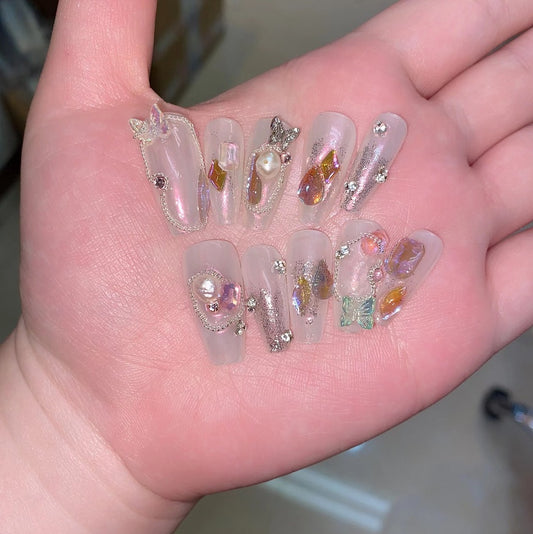 Neglepatch kan laves med enkle Aurora Color Drill