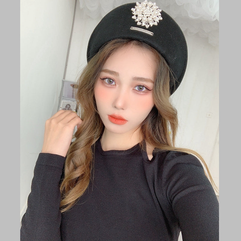 Celebrity Elegant Bright Diamond Woolen Black Beret