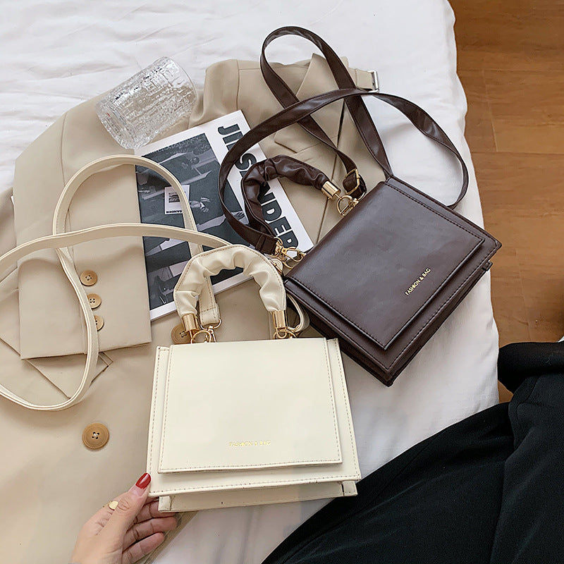 Small And Fashionable One-Shoulder Messenger Bag