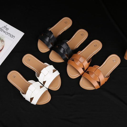 Women's flat sandals and slippers