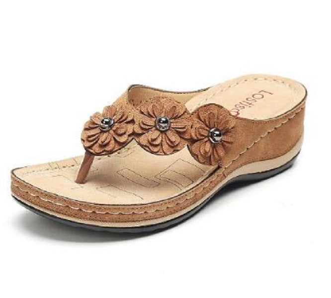 Retro Slope With Casual Flip-Flops