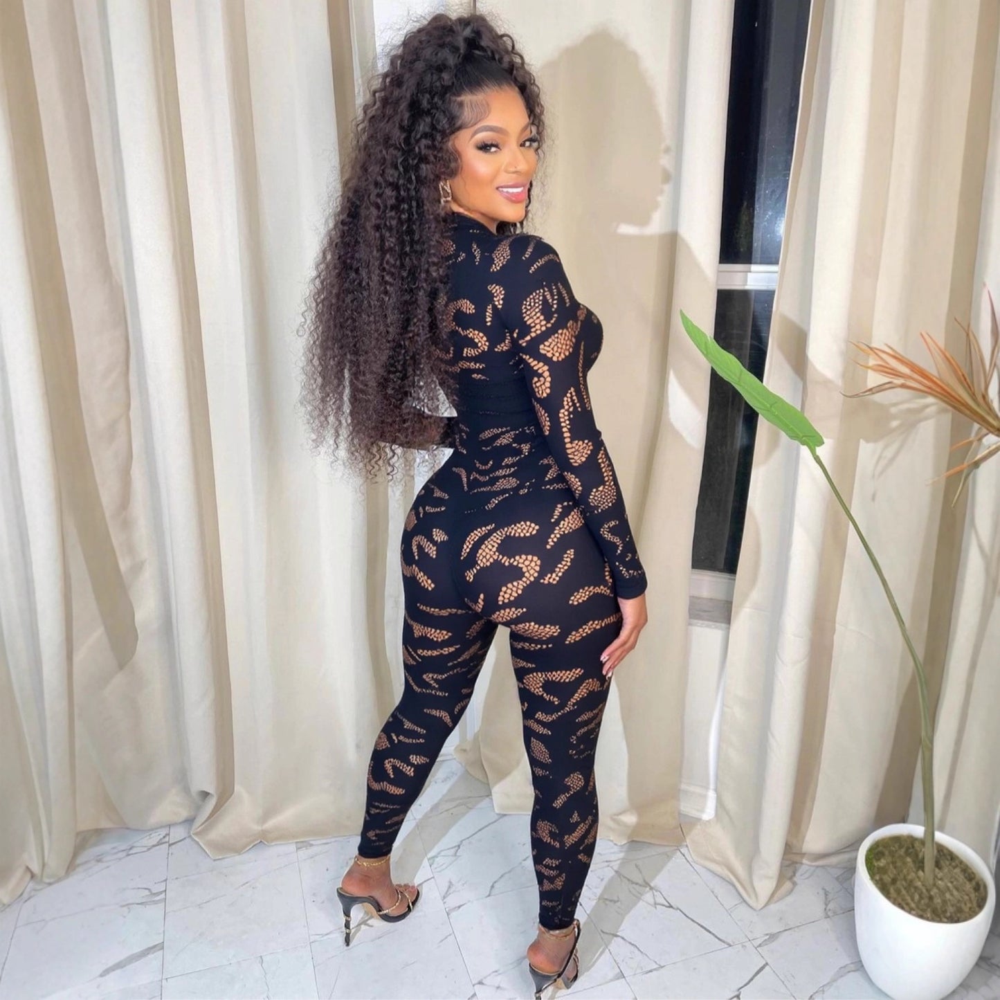Hollow-out Lace Bodycon Hip-lifting Jumpsuit