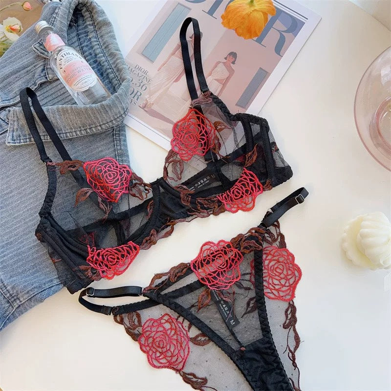 New Rose-embroidered Bra That Makes A Larger Bust Look Smaller For Women