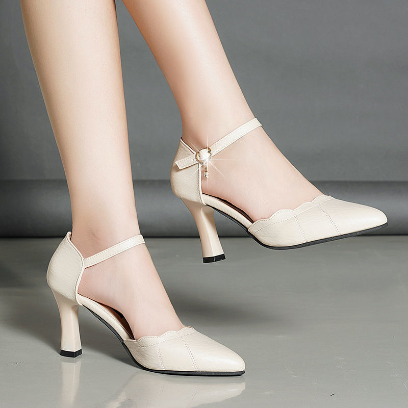 Real Soft Leather Hollowed Sandals Summer
