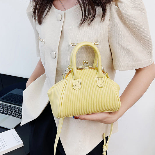 Women's New Fashion Popular Vertical Stripe Handbag Fashion Versatile
