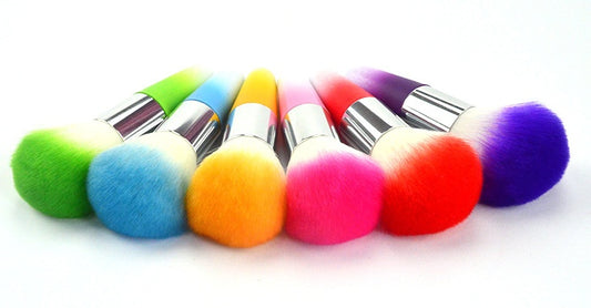 Naiqi spot engros blush børste plast kort stang PVC emballage makeup børste flerfarvet valgfri hvidvask