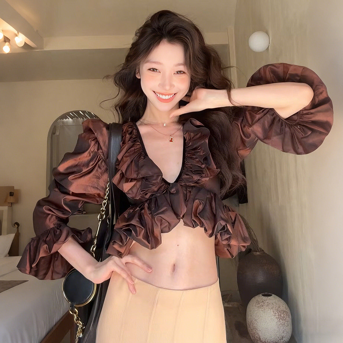 Womens Fashionable Top With A Ruffled Hem
